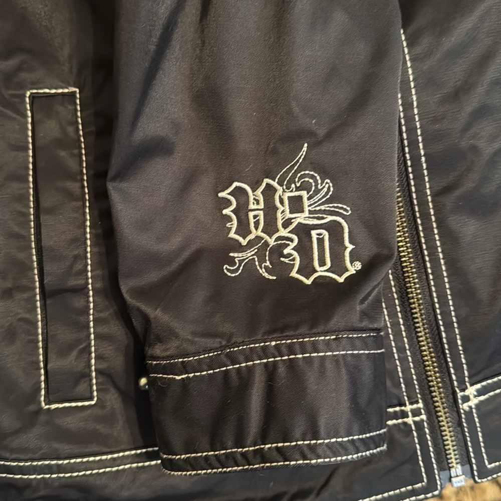 Harley Davidson Zip Jacket Black bedazzled Blue
EMBROIDERED Women’s L Baddie - Picture 8 of 14